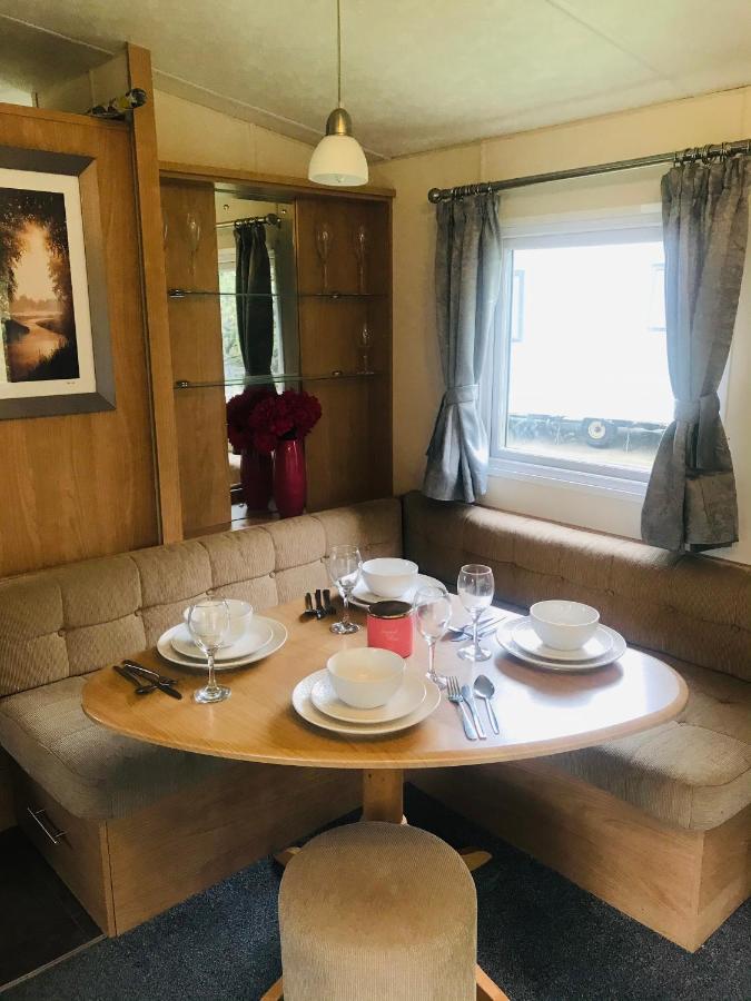 Turnberry Caravan Quiet Peaceful Location Near Golf Spas And Beaches Girvan Kültér fotó